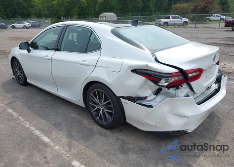 2021 Toyota Camry Xle Awd z USA, uszkodzony, nr VIN 4T1F11BK6MU027466